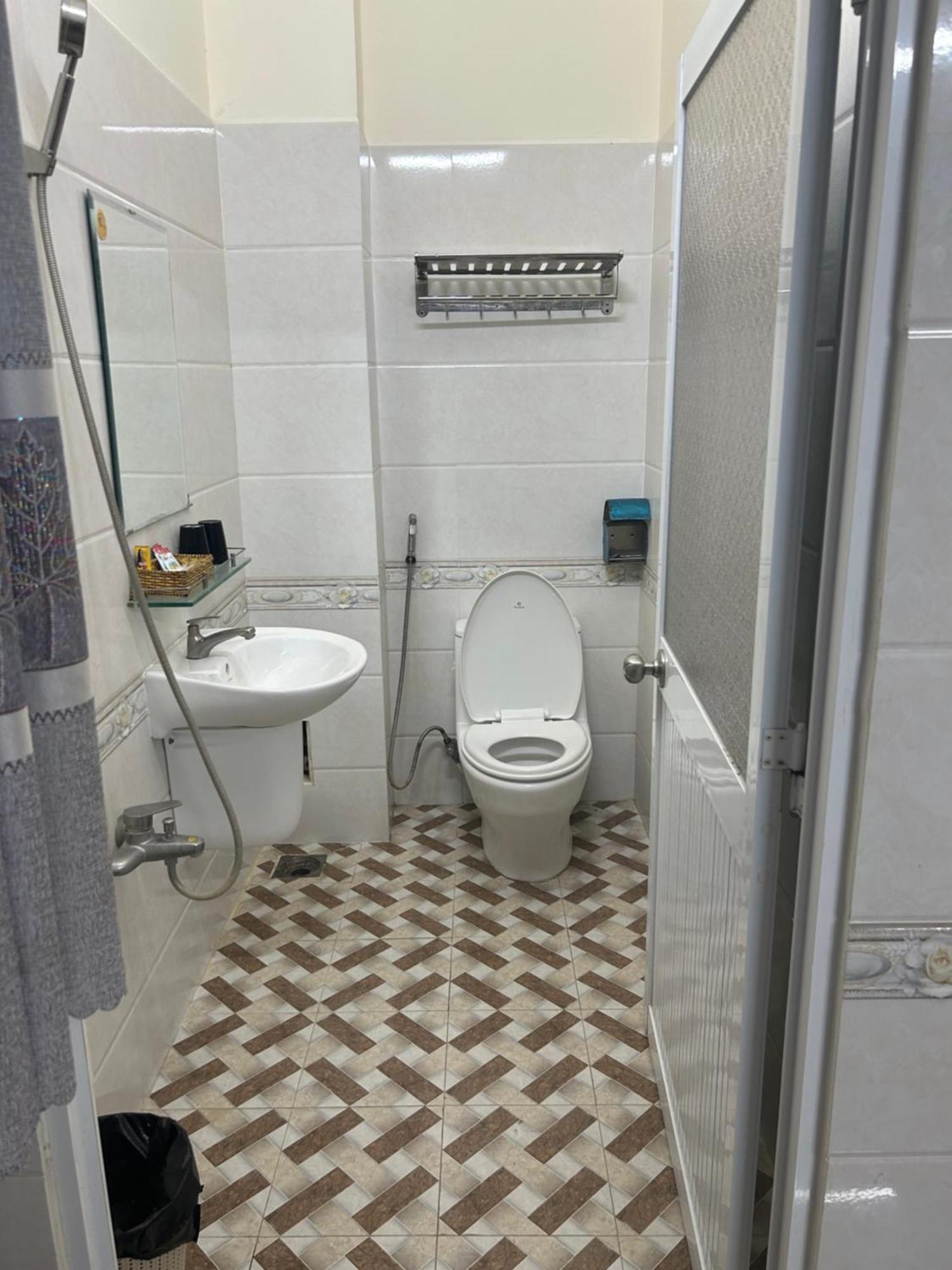 Hotel Anh Tuan Bac Lieu Esterno foto